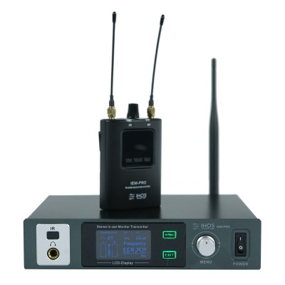 Sistema de microfone wireless com recetor cinzento e transmissor preto com antenas.