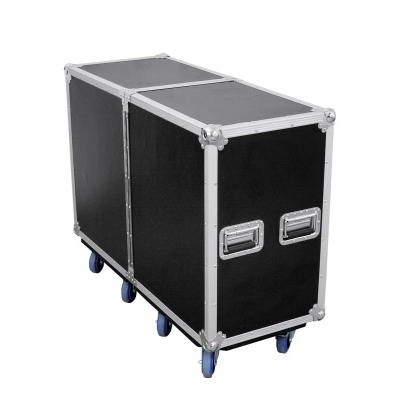 Mala preta de transporte com rodas azuis e cantos metálicos reforçados