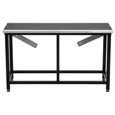 Bancada de trabalho cinzenta com estrutura metálica preta