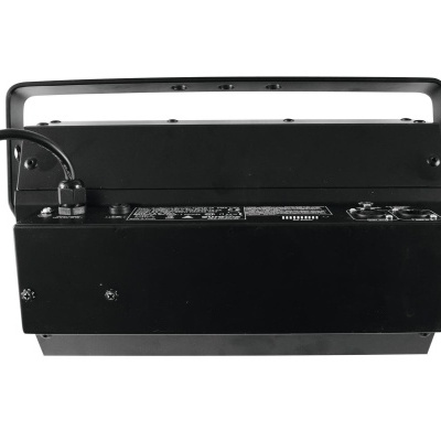 Máquina eletrónica preta com alça, áudio e botões sobre fundo branco