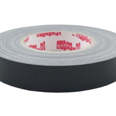 Rolo de fita adesiva preta com interior branco e marca 