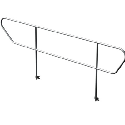 Grade metálica prateada com suportes pretos