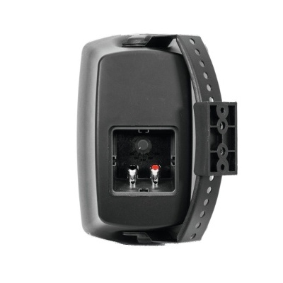 Relógio de pulso digital preto com bracelete perfurada