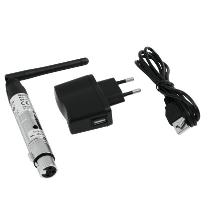 Adaptador USB preto, cabo micro USB e antena com etiquetas sobre fundo branco