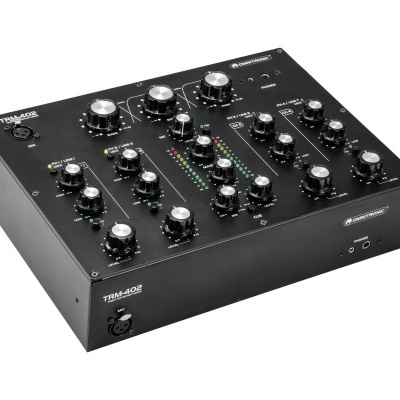 Mesa de mistura de áudio preta com botões e indicadores LED