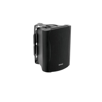 Coluna de som preta montada numa estrutura metálica