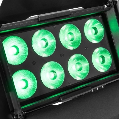 Protetor de luz LED verde com oito pequenos focos circulares e estrutura preta