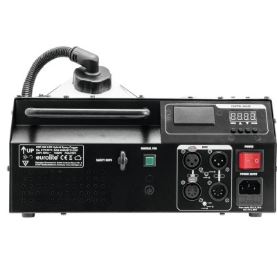 Equipamento eletrónico Eurolite com conectores XLR e visor digital