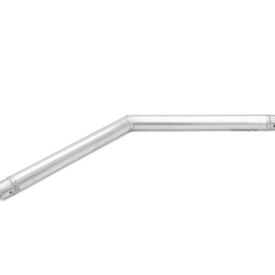 Braço de chuveiro angular prateado em metal com fundo branco