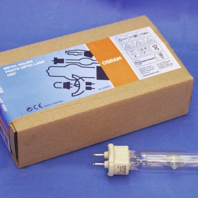 Lâmpada metálica halogénea OSRAM modelo HSD com embalagem de cartão castanho.