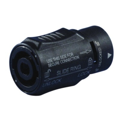 Conector de áudio preto com instruções em texto branco para conexão segura