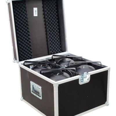 Estojo preto com iluminação de palco dentro