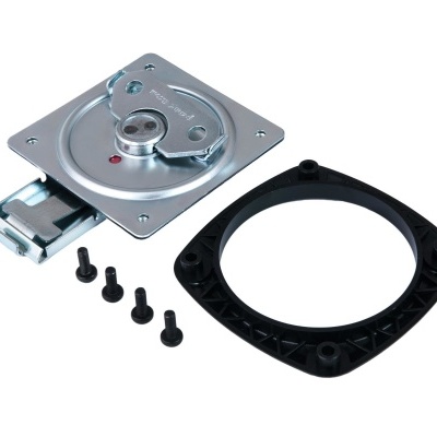 suporte metálico com anel plástico e parafusos