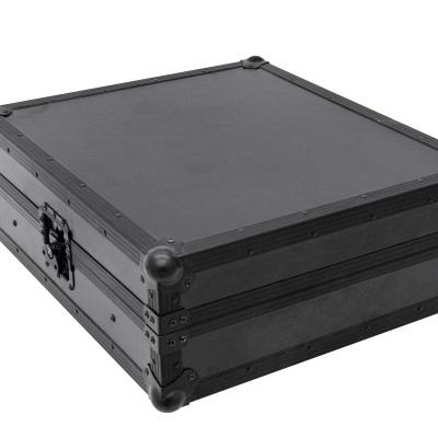 Caixa de proteção preta com cantos redondos reforçados e fechadura