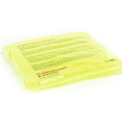 Pacote de luvas amarelas em embalagem plástica transparente