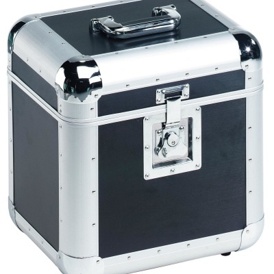 Estojo de transporte quadrado metálico preto com fecho e alça