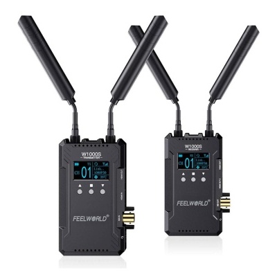 Dispositivos eletrónicos pretos com antenas e painel digital