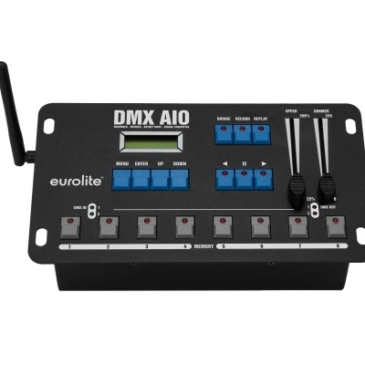 Controlador DMX AIO Eurolite preto com botões e antena