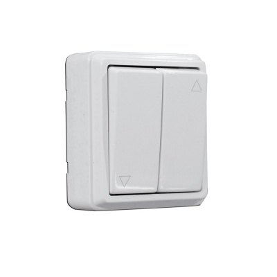 Interruptor de parede branco com duas teclas e símbolos triangulares