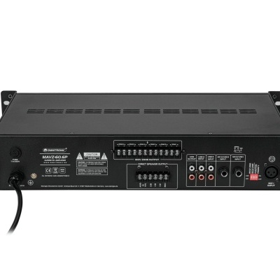 Amplificador de áudio preto com várias conexões e etiquetas