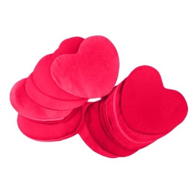 Almofadas vermelhas em forma de coração empilhadas