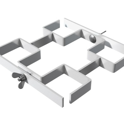 Suporte metálico branco com divisórias em ziguezague e parafusos pretos