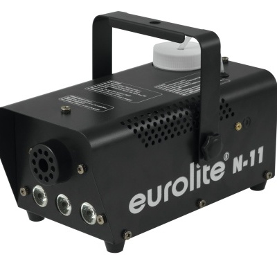 Máquina de fumaça preta Eurolite N-11 com LEDs e alça superior