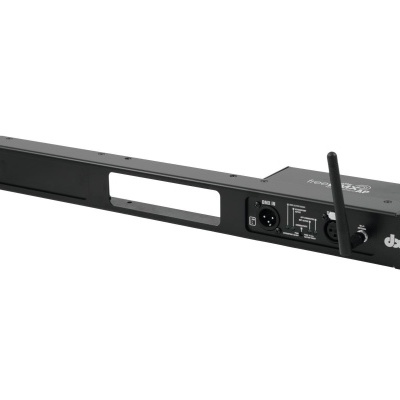 Equipamento eletrónico preto tipo rack com antena e várias entradas