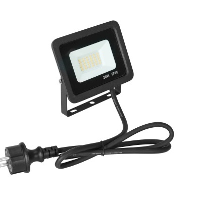 Projetor LED preto com cabo elétrico e ficha de três pinos