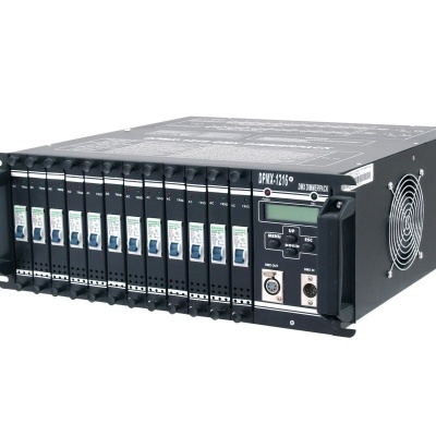 Equipamento telecom preto com 12 cartões, visor digital e botões