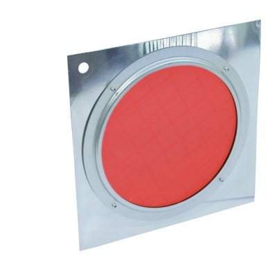 Placa metálica quadrada com círculo vermelho no centro