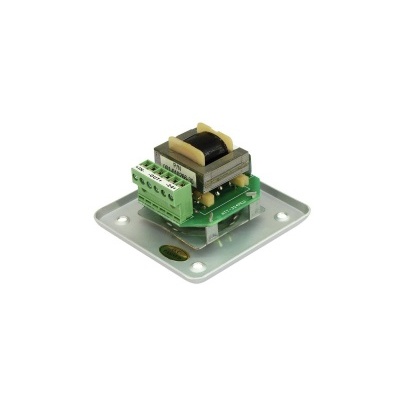 Placa eletrónica verde com bobina montada numa base metálica prateada quadrada