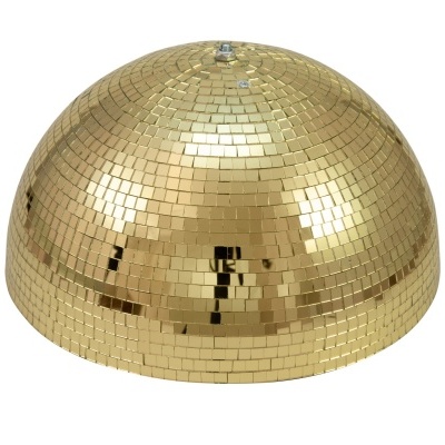 Disco bola dourada semicircular com pequenos quadrados refletivos