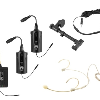 Conjunto de microfone sem fios com diversos componentes em fundo branco