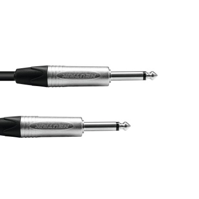 Cabo de áudio preto com duas pontas jack 6,35 mm metálicas