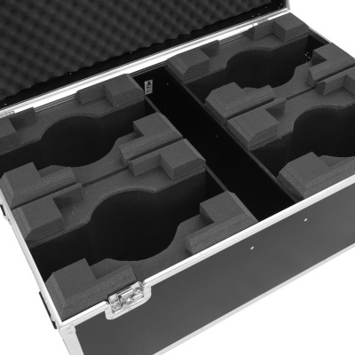 Mala preta com interior em espuma cinzenta moldada aberta, com fechos metálicos e rodas.