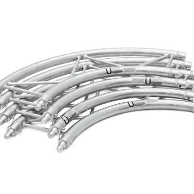 Aros metálicos prateados com válvulas