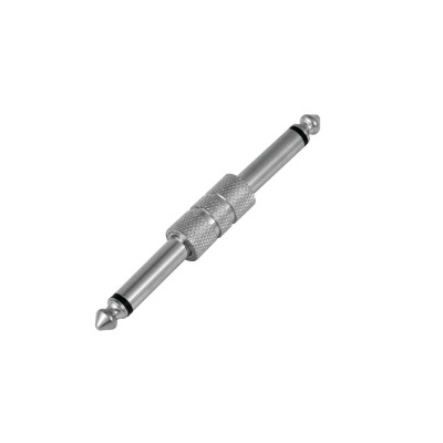Adaptador com conetores tipo jack macho prateado em fundo branco