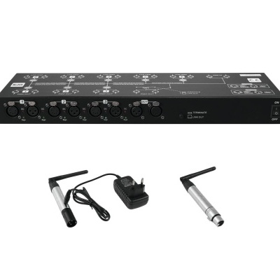 Interface de áudio preta Behringer Powerplay P16-M com microfones sem fio prateados e carregador