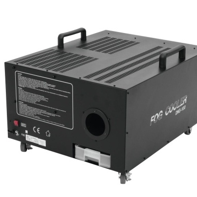 Máquina de fumo preta com alças e rodízios