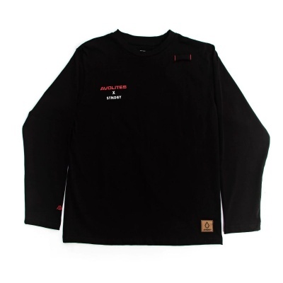 T-shirt preta de mangas compridas com texto AVOLITES x STROBY no peito