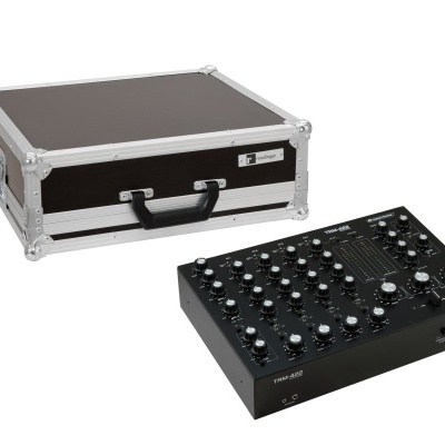 Mesa de som analógica preta e mala de transporte rígida preta com moldura metálica