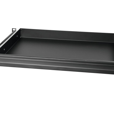 Bandeja metálica preta retangular com furos para montagem