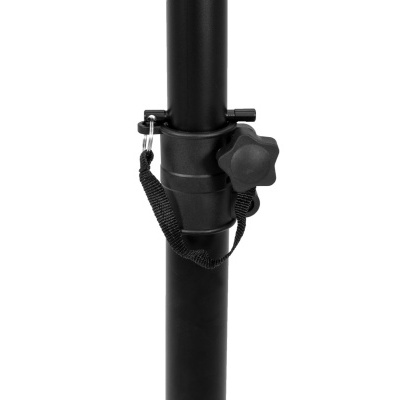 Tubo preto com peça de fixação ajustável e correia preta