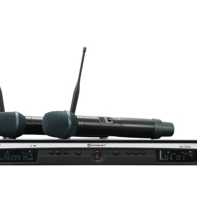 Sistema de microfone sem fios com dois microfones e receptor preto