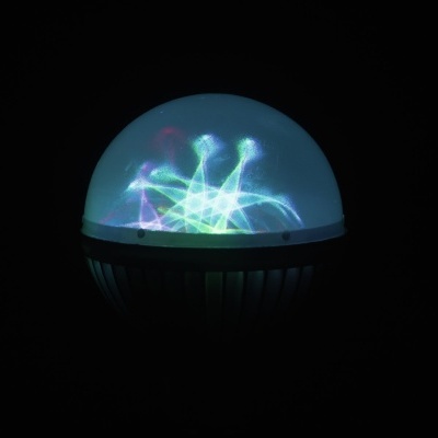 Dispositivo esférico luminoso com base preta, efeito colorido interior