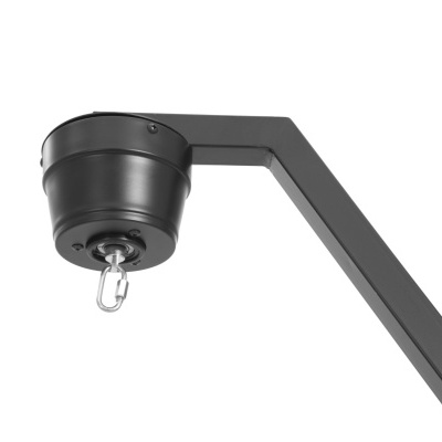 Estrutura metálica preta com suporte em L e gancho circular