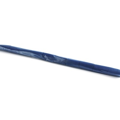 Cabo flexível azul comprido enrolado