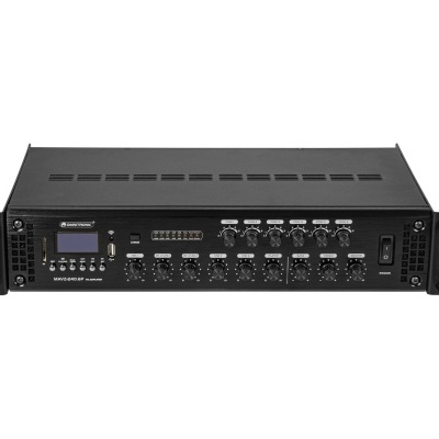 Amplificador preto de rack com botões e visor digital