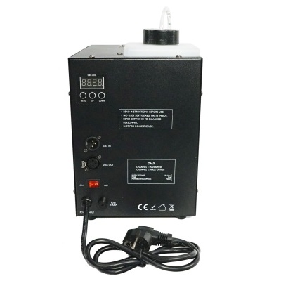 Máquina preta retangular com display digital e cabos elétricos